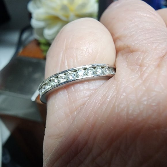 925 Circle Cubic Zirconia Ring - A channel set band For Comfort - Picture 1 of 5